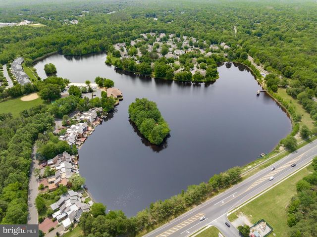 8 ADAMS CT, Marlton, NJ 08053