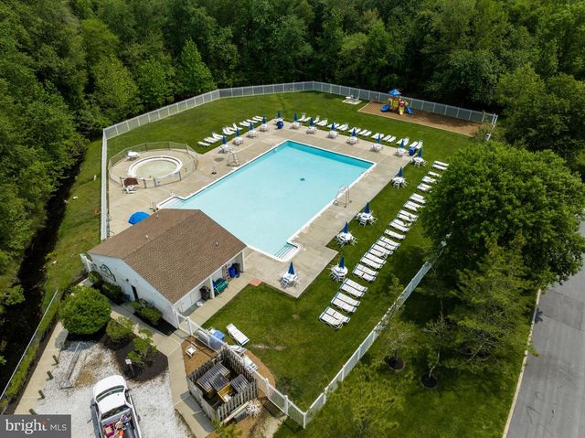 8 ADAMS CT, Marlton, NJ 08053