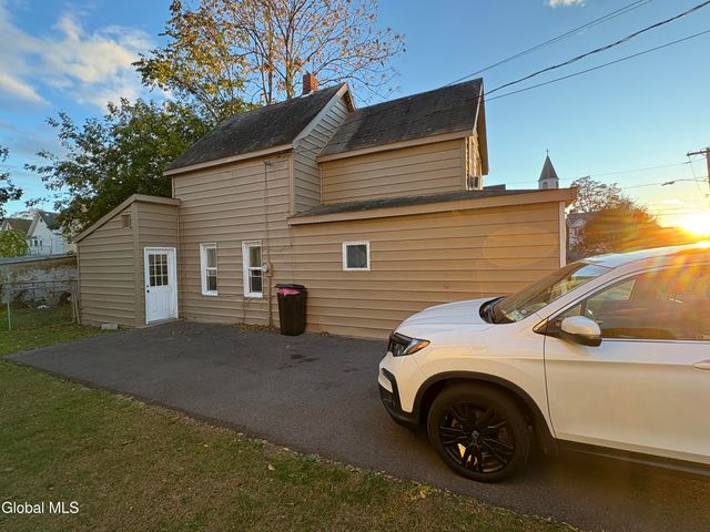 1020 Pearl Street, Schenectady, NY 12303