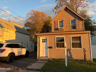 1020 Pearl Street, Schenectady, NY 12303