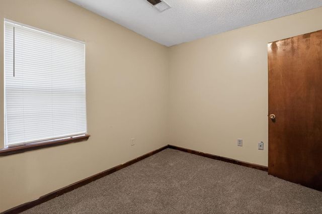 3877 BLACK FORREST DR, Memphis, TN 38128