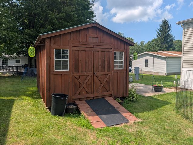 8224 CLOVERIDGE Drive, Erie, PA 16509
