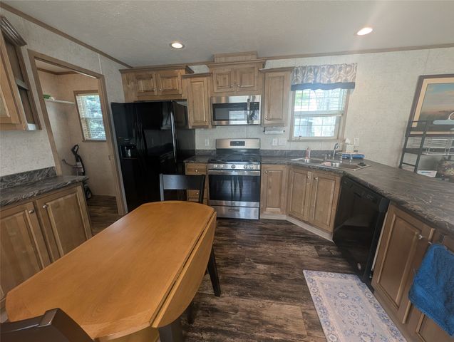 8224 CLOVERIDGE Drive, Erie, PA 16509