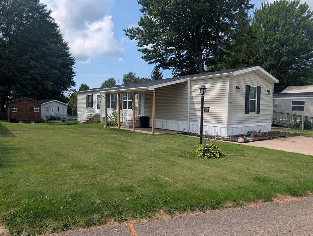 8224 CLOVERIDGE Drive, Erie, PA 16509