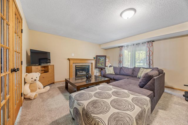 3138 25th Avenue S, Fargo, ND 58103