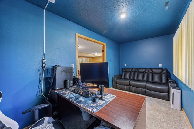 3138 25th Avenue S, Fargo, ND 58103