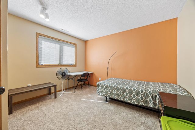 3138 25th Avenue S, Fargo, ND 58103