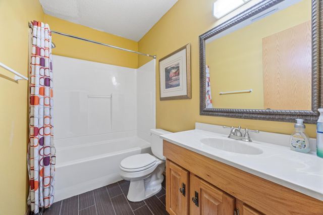 3138 25th Avenue S, Fargo, ND 58103