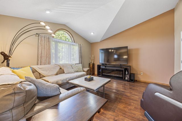 3138 25th Avenue S, Fargo, ND 58103