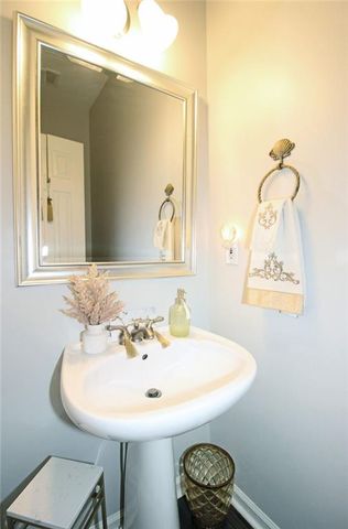 1503 Waters Edge Trail 448, Roswell, GA 30075
