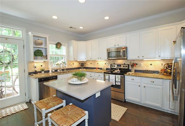 1503 Waters Edge Trail 448, Roswell, GA 30075