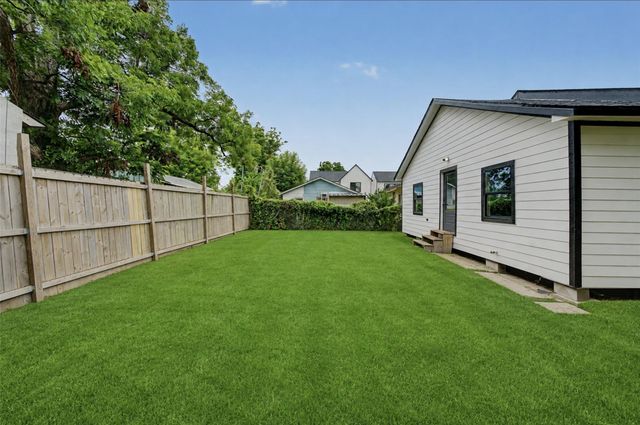 2338 Lidstone Street, Houston, TX 77023