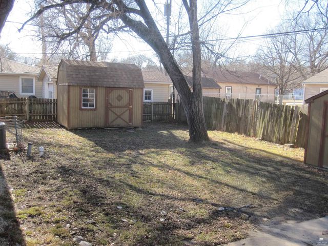 2205 Northview Drive, Manhattan, KS 66502