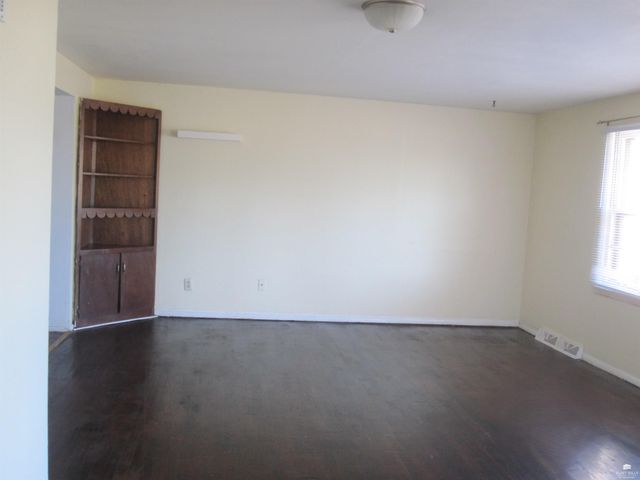 2205 Northview Drive, Manhattan, KS 66502