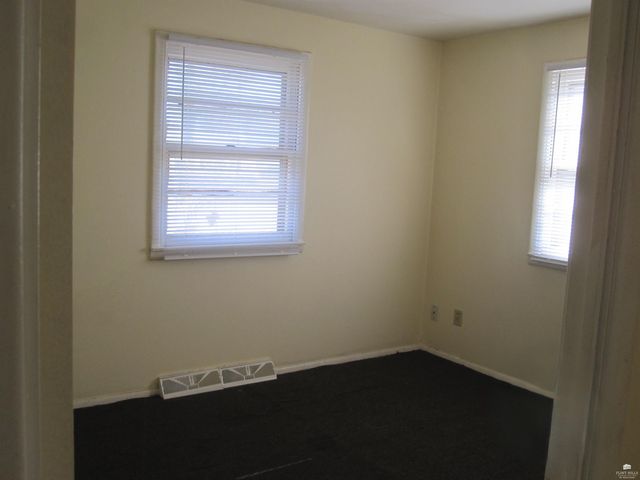 2205 Northview Drive, Manhattan, KS 66502