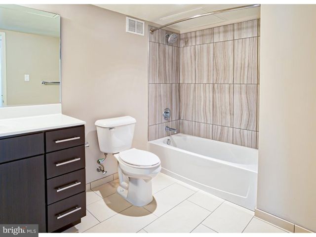 1815 JOHN F KENNEDY BLVD #2B-2205, Philadelphia, PA 19103