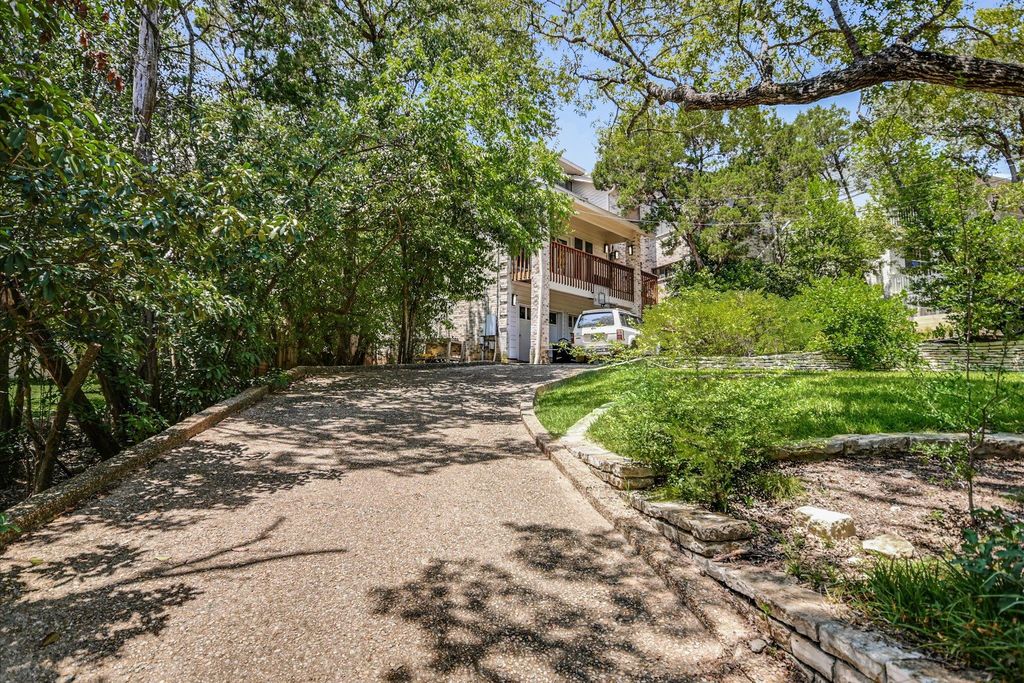 200 Ashworth DR, Austin, TX 78746