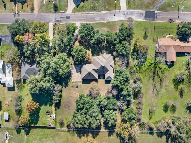 417 West Morgan Street, Franklin, TX 77856