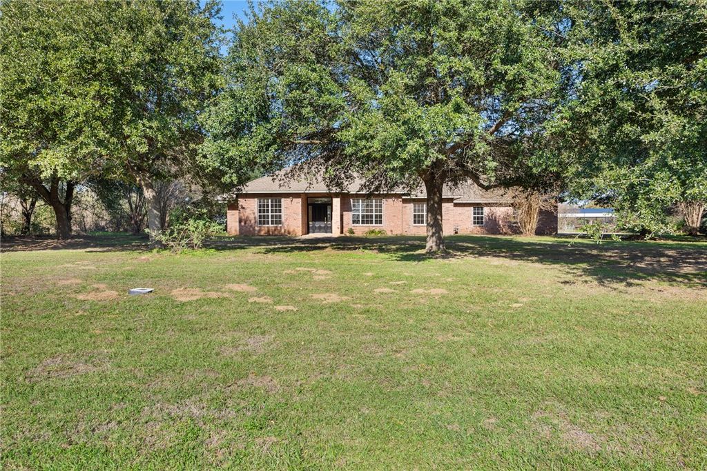 417 West Morgan Street, Franklin, TX 77856 — photo 5