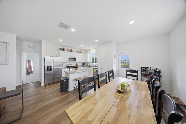 418 RUSTIC GRV, Boerne, TX 78006