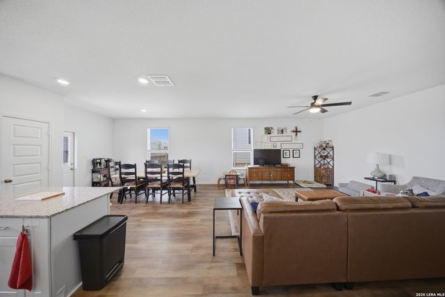 418 RUSTIC GRV, Boerne, TX 78006