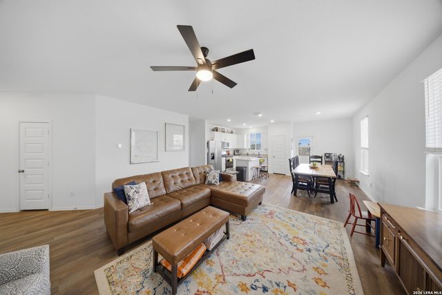 418 RUSTIC GRV, Boerne, TX 78006