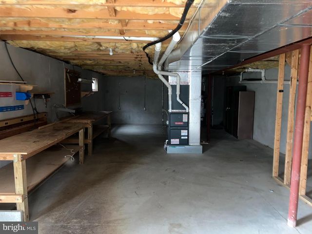 206 HALL DR, Hanover, PA 17331