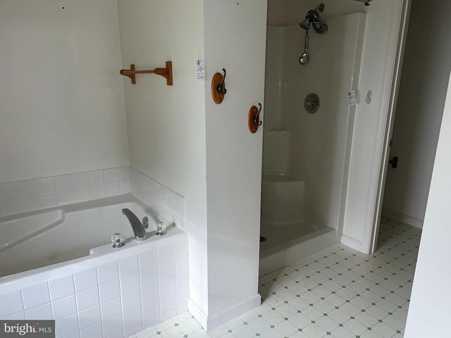 206 HALL DR, Hanover, PA 17331