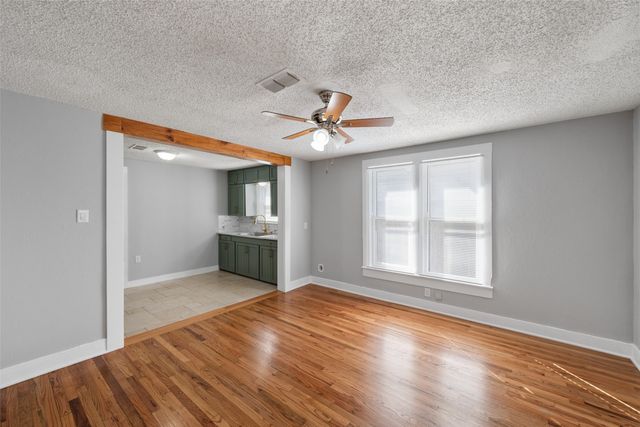 2724 E 12th Street, Fort Worth, TX 76111