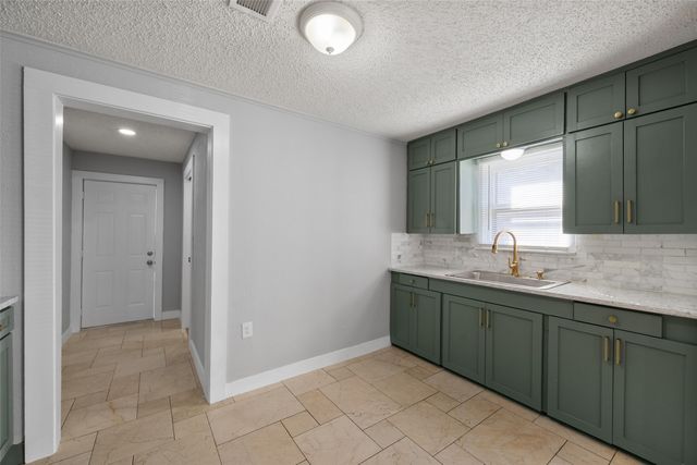 2724 E 12th Street, Fort Worth, TX 76111