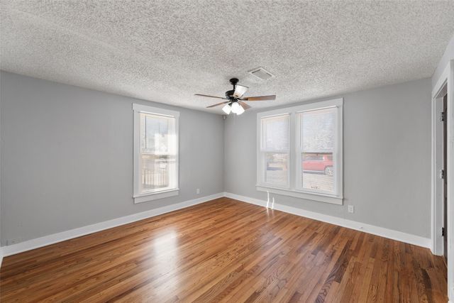 2724 E 12th Street, Fort Worth, TX 76111