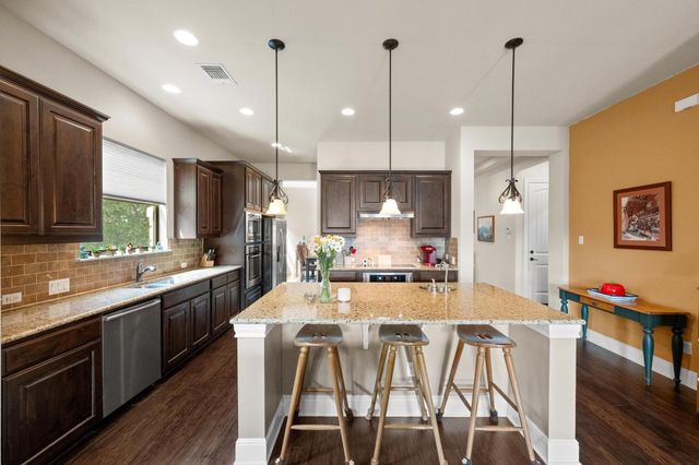 29 Prestonwood CIR, Lakeway, TX 78734