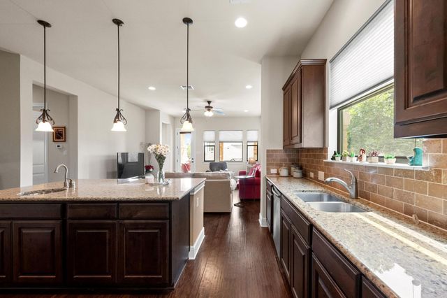 29 Prestonwood CIR, Lakeway, TX 78734
