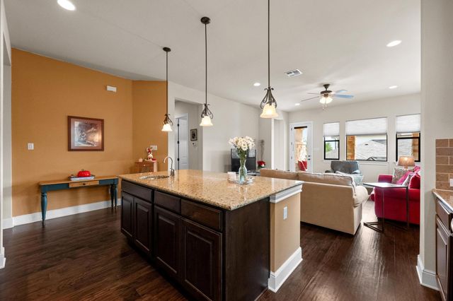 29 Prestonwood CIR, Lakeway, TX 78734