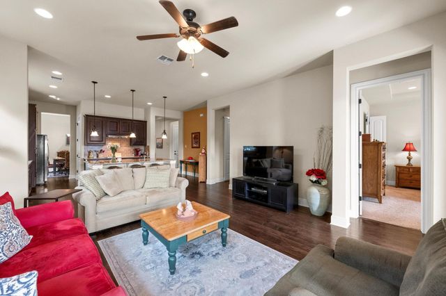 29 Prestonwood CIR, Lakeway, TX 78734