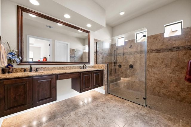 29 Prestonwood CIR, Lakeway, TX 78734