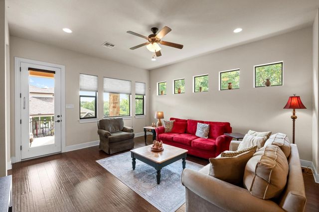 29 Prestonwood CIR, Lakeway, TX 78734