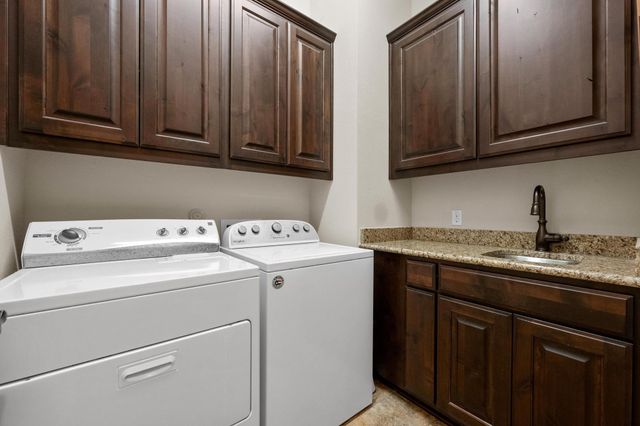 29 Prestonwood CIR, Lakeway, TX 78734