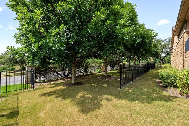 29 Prestonwood CIR, Lakeway, TX 78734