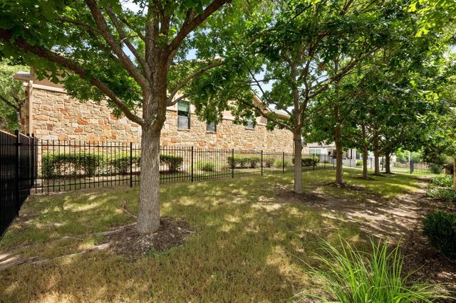 29 Prestonwood CIR, Lakeway, TX 78734