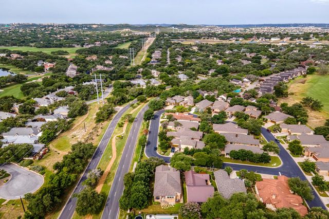 29 Prestonwood CIR, Lakeway, TX 78734