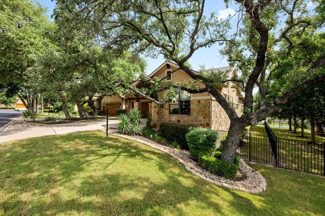 29 Prestonwood CIR, Lakeway, TX 78734