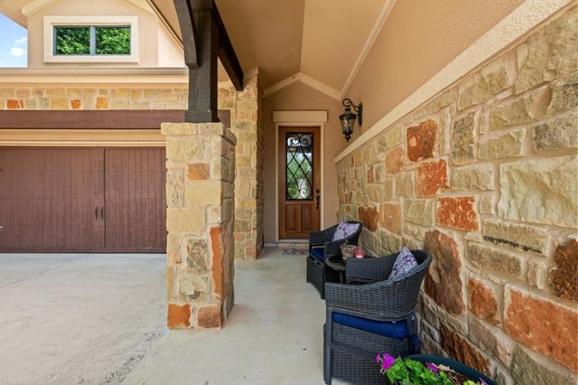 29 Prestonwood CIR, Lakeway, TX 78734