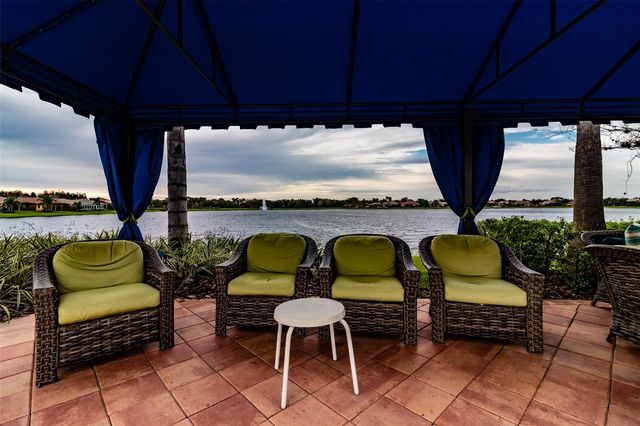 4905 SANDY GLEN WAY, Wimauma, FL 33598
