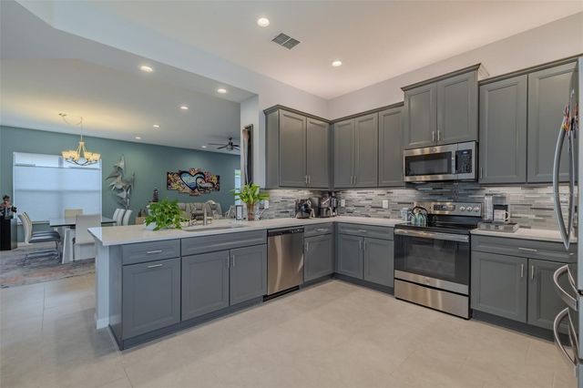 4905 SANDY GLEN WAY, Wimauma, FL 33598