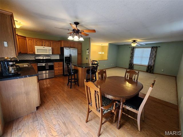 9575 County Road 410, Hannibal, MO 63401