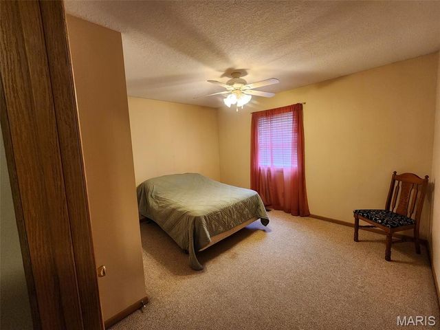 9575 County Road 410, Hannibal, MO 63401