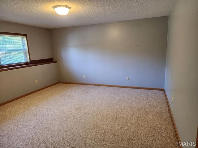 9575 County Road 410, Hannibal, MO 63401