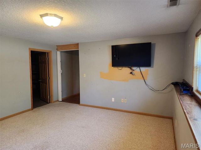 9575 County Road 410, Hannibal, MO 63401