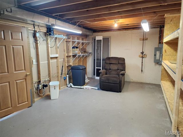 9575 County Road 410, Hannibal, MO 63401